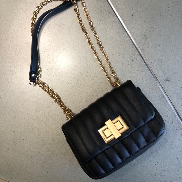 FOREVER 21 black + gold chain strap bag/purse